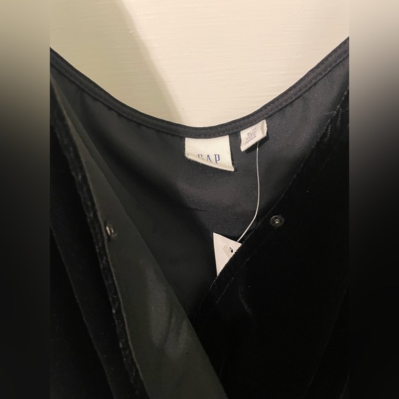 NWT Gap Black Velvet Jumpsuit - Picture 7 of 8